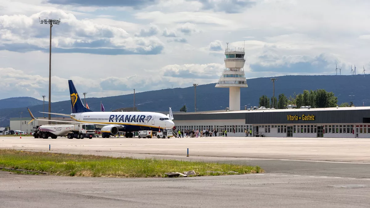 Crisis en el turismo local: Ryanair amenaza con dejar sin vuelos a varias regiones de España y esta es la razón que está causando polémica