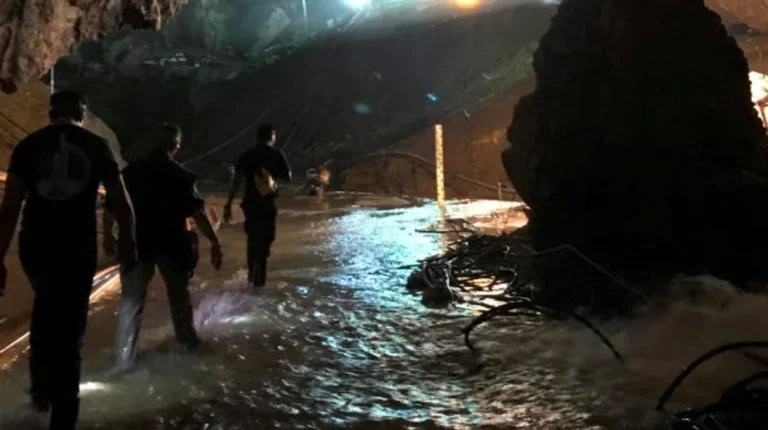 Increíble rescate en España! Cuatro personas atrapadas 11 horas en una cueva logran salir con vida gracias a una operación heroica