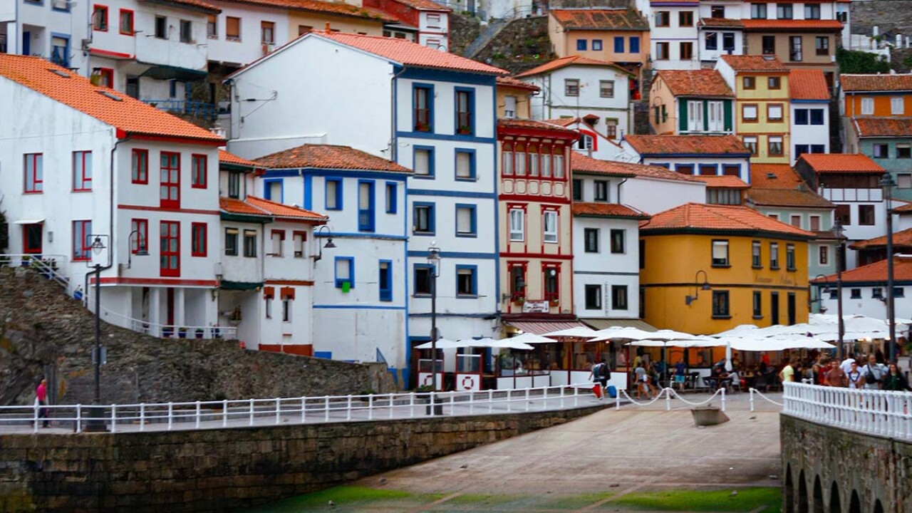 Increíble pero cierto! Estas 3 ciudades españolas te permiten vivir con solo 1.300 € al mes y los americanos ya lo están haciendo