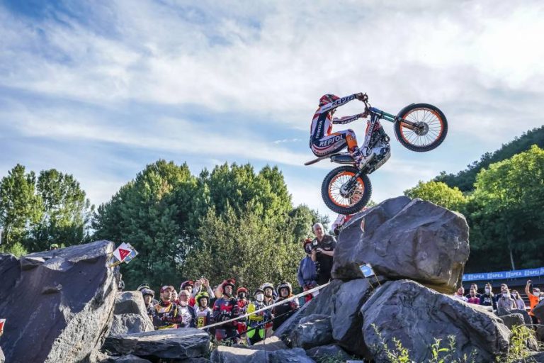 Increíble hazaña! Toni Bou lleva a España a la cima del X-Trial de las Naciones con una actuación que te pondrá la piel de gallina