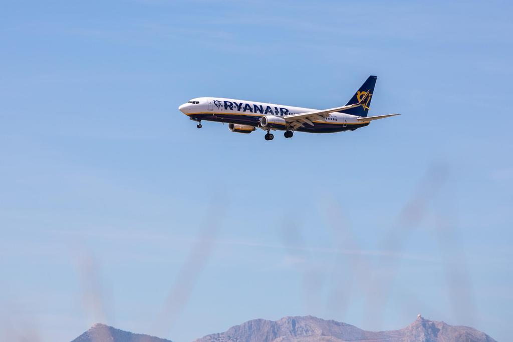 El secreto mejor guardado para volar barato en España: así ahorran cientos de euros los residentes de Canarias y Baleares cada año
