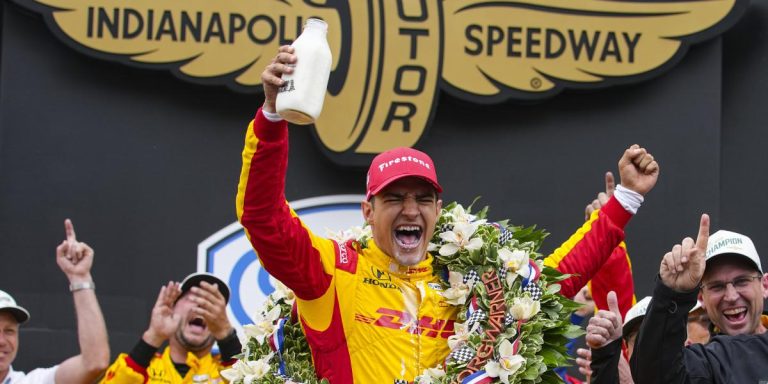 Alex Palou pone a España en la cima del motor mundial con histórica victoria en Indianápolis