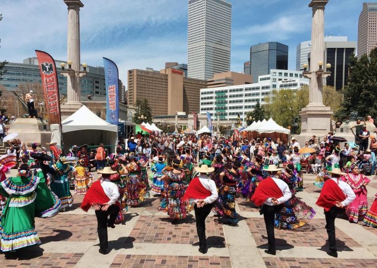 Una familia de Colorado Springs lleva la magia del Cinco de Mayo directo a tu barrio con música, baile y mucha emoción