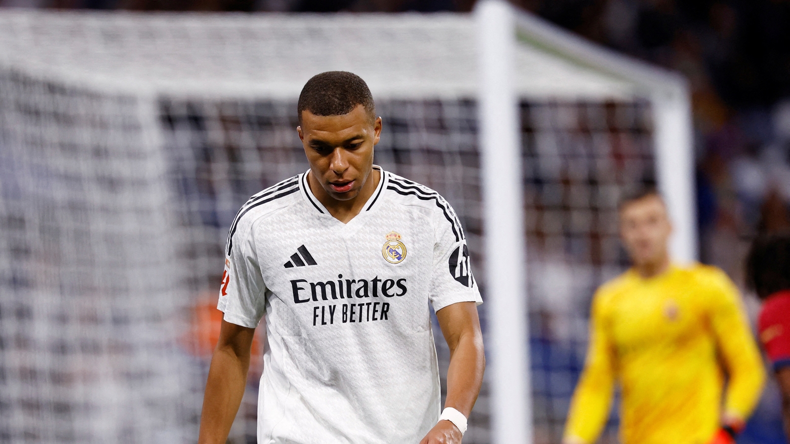 Locura en Madrid! Mbappé anota dos veces y deja al Real a 4 puntos del Barça justo antes de un clásico que puede cambiarlo todo