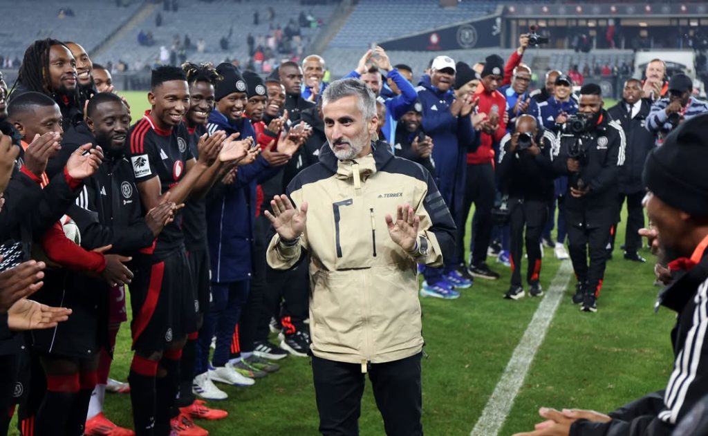 La emotiva despedida de Riveiro en Orlando Pirates: un adiós con triunfo que celebra todo su esfuerzo y dedicación
