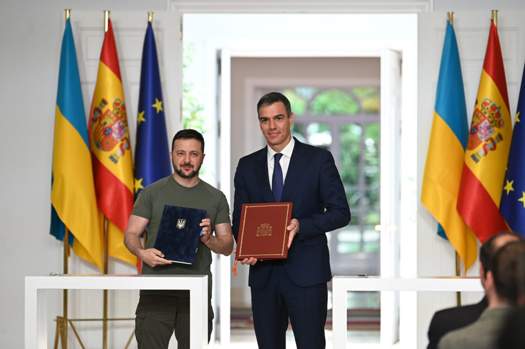 Ucrania Da un Paso Histórico: Negocia con España para Crear sus Propias Armas y Dejar de Depender del Exterior