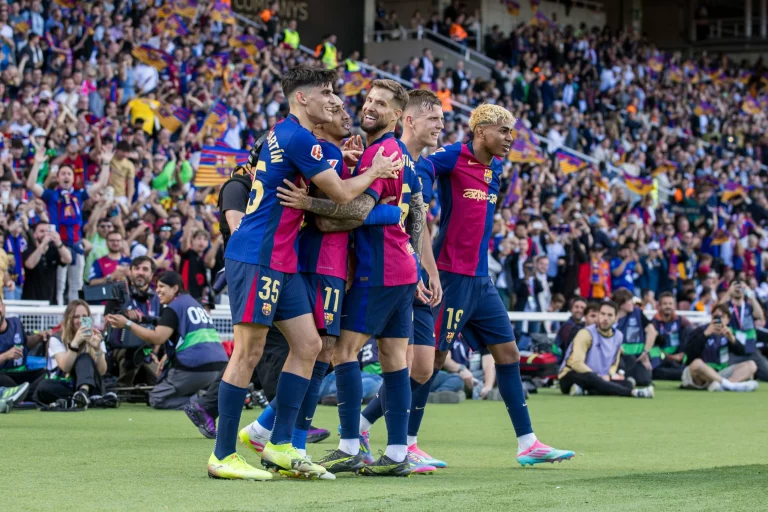 Drama en LaLiga! Barcelona gana 4-3 al Madrid en un duelo de infarto con golazos, emoción y final épico