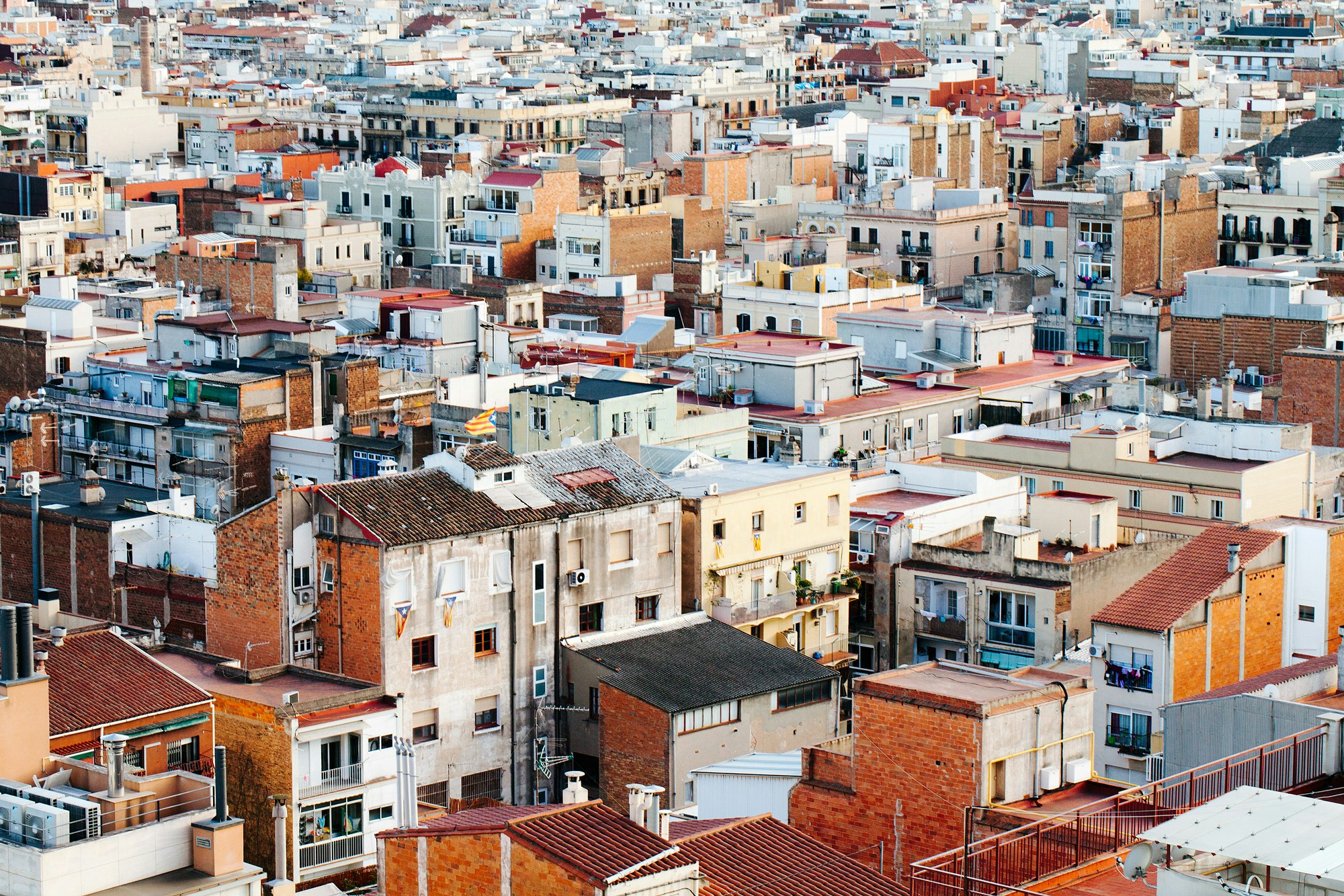 España Vive una Crisis de Vivienda, Pero Miles de Europeos Siguen Llegando en Busca de una Vida Más Feliz