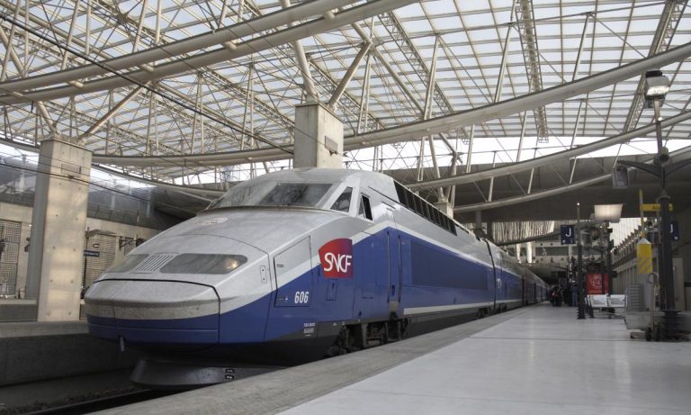 Miles de británicos podrían ser multados en España, Francia y Grecia por un simple error al volante que muchos cometen sin saberlo