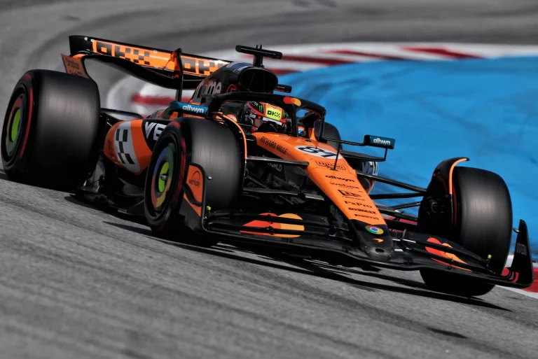 Drama total en el circuito: Verstappen grita de furia tras perder en España y Piastri se corona con una remontada de película